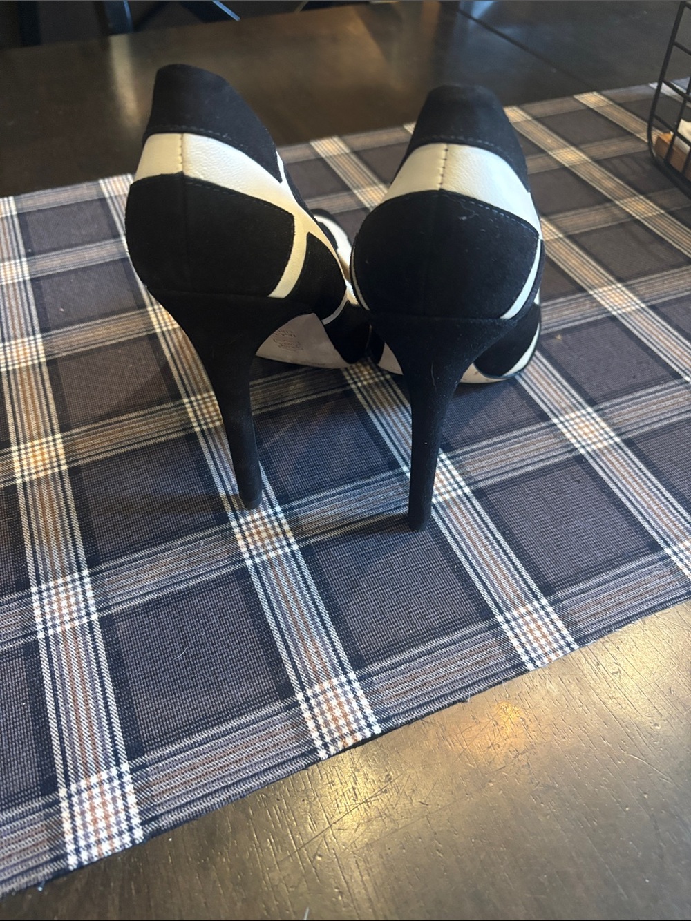 Via Spiga Black and White Two-Tone Pointed-Toe Pumps - Picture 4 of 5